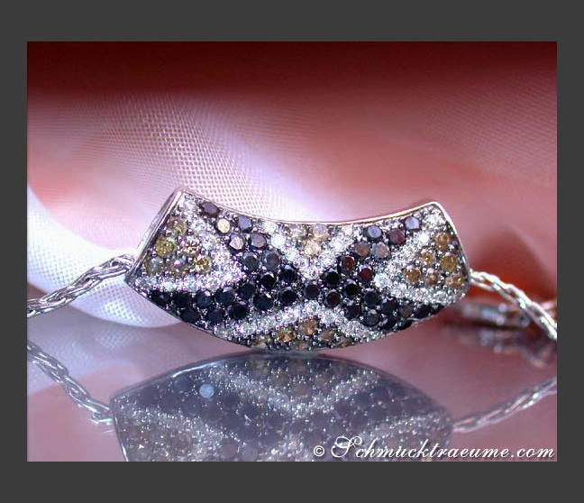 Anhänger mit schwarzen Diamanten