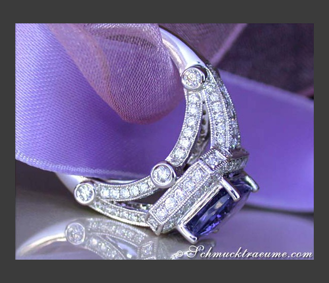 Tansanit Ring mit Brillanten