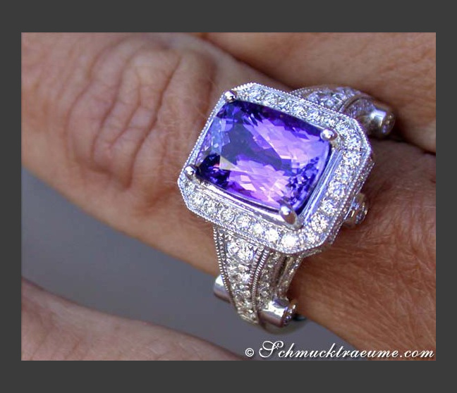 Tansanit Ring mit Brillanten