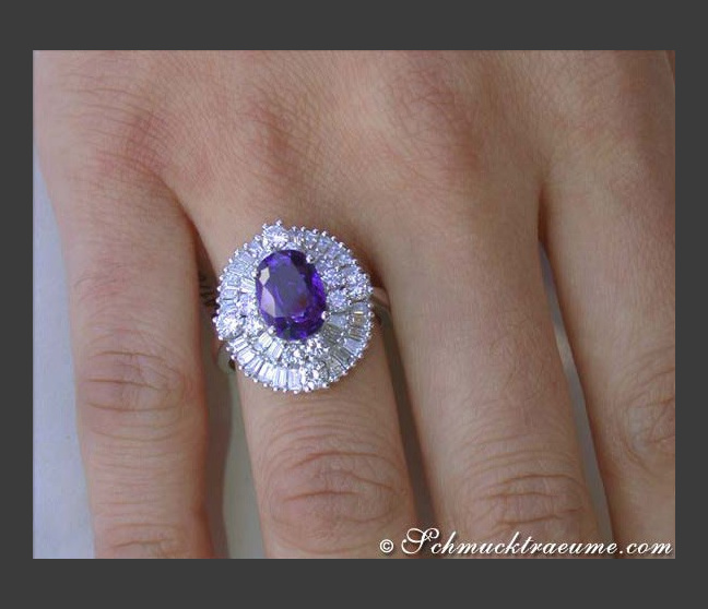 Ceylon Saphir Ring mit Diamanten