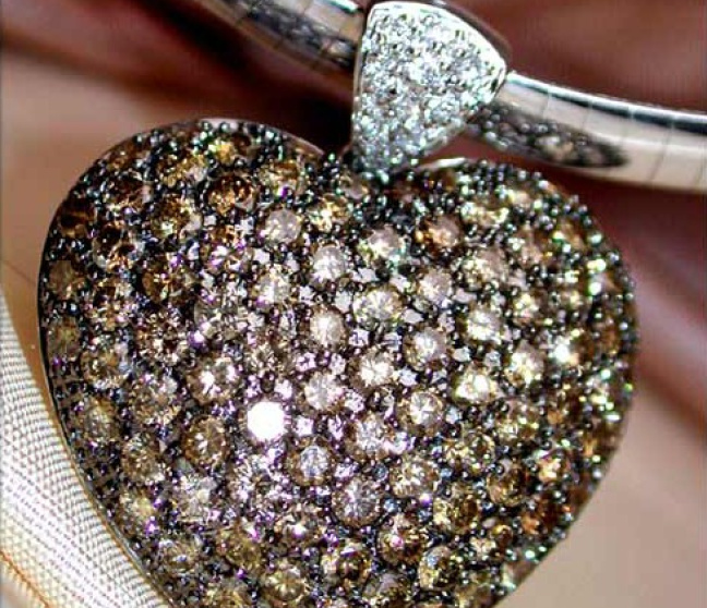 Herz Anhänger mit braunen Diamanten