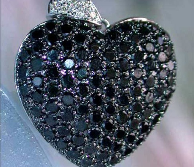 Herz Anhänger mit schwarzen Diamanten