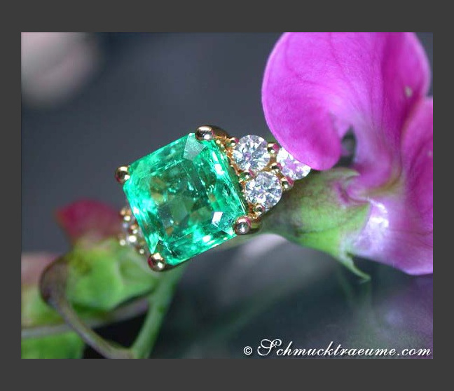 Smaragd Ring mit Brillanten Gelbgold