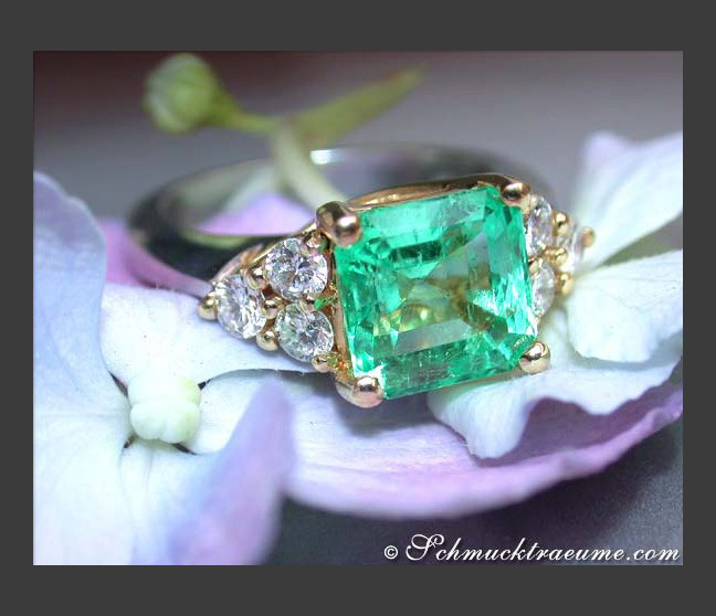 Smaragd Ring mit Brillanten Gelbgold