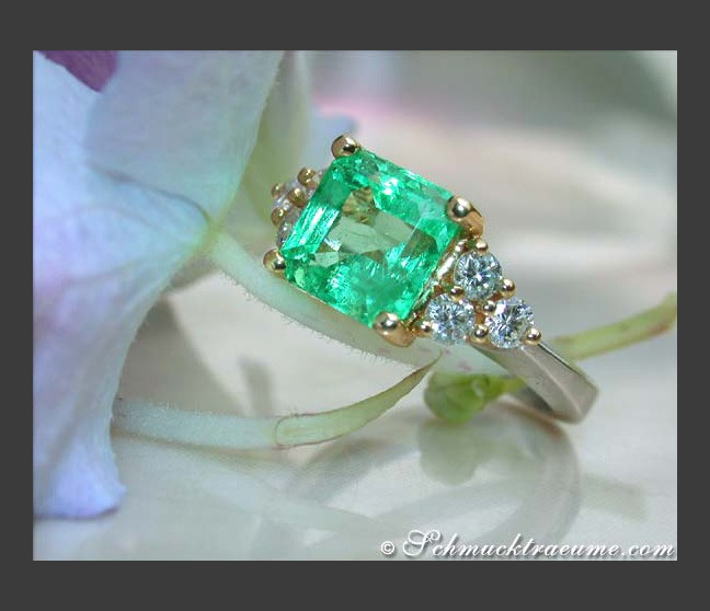 Smaragd Ring mit Brillanten Gelbgold
