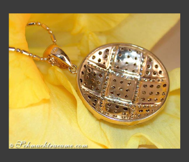 Anhänger mit braunen Diamanten
