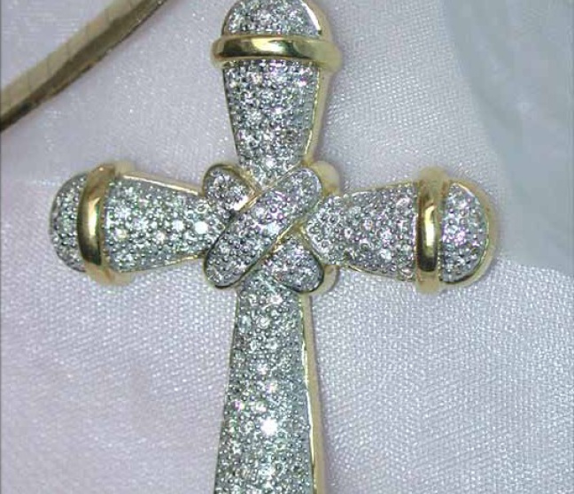 Edler Brillanten Kreuz Anhänger in Gelbgold