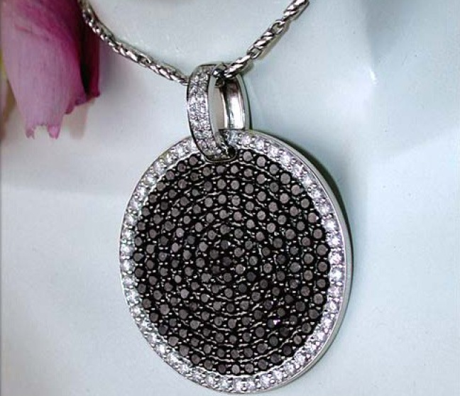Brillanten & schwarze Diamanten Anhänger