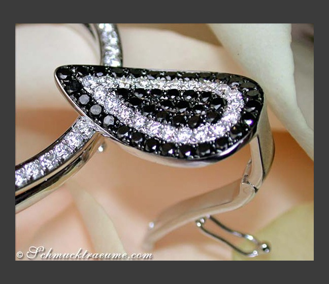 Anhänger mit schwarzen Diamanten & Brillanten