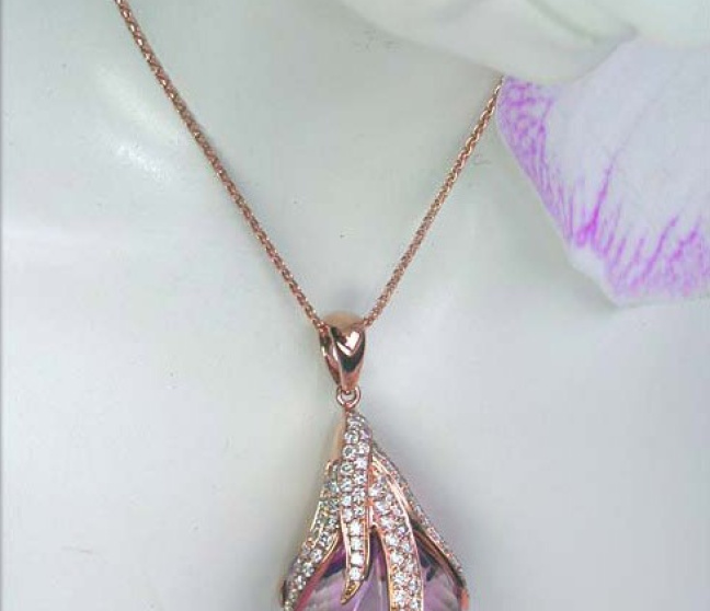 Amethyst Anhänger mit Brillanten in Roségold