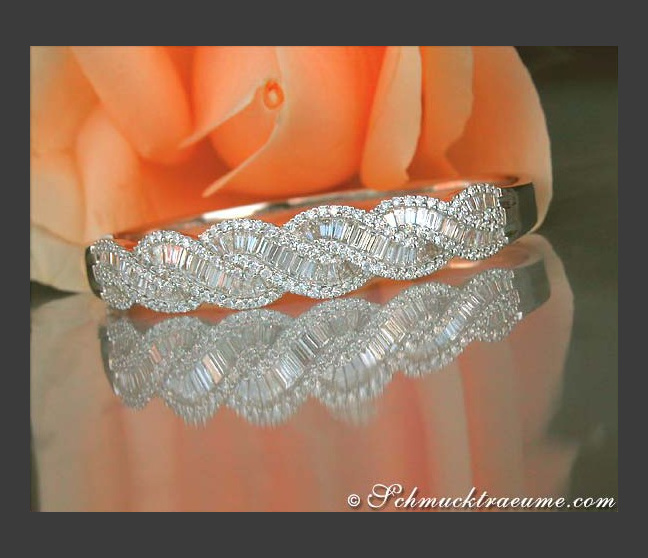 Luxus: Diamanten Armreif in Weißgold 750