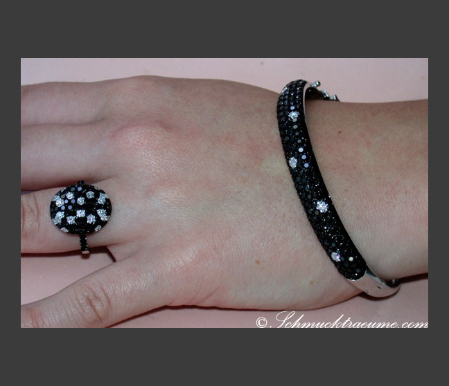 Brillanten & schwarze Diamanten Armreif