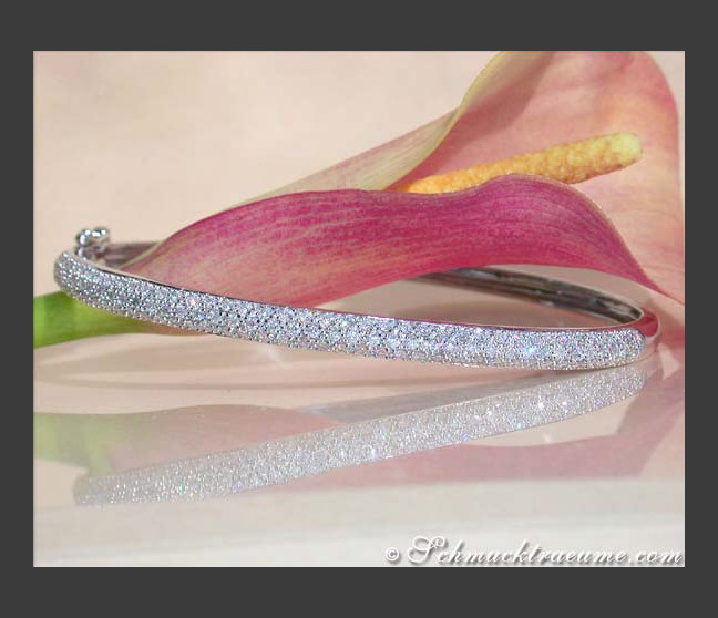 Diamanten Armreif in Weißgold 585