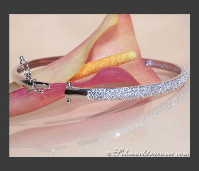 Diamanten Armreif in Weißgold 585