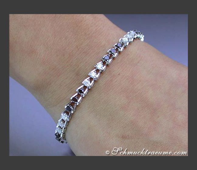 Tennisarmband mit schwarzen Diamanten & Brillanten