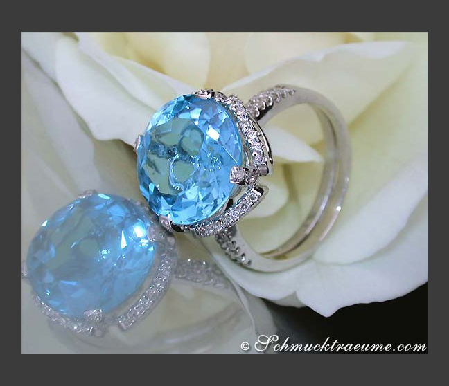 Blautopas Ring mit Brillanten