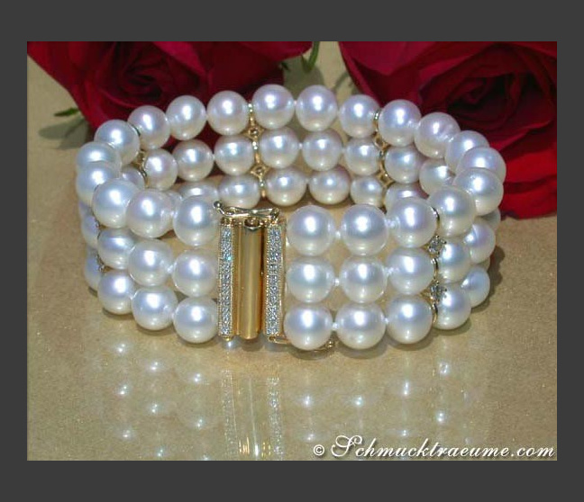 Dreireihiges Zuchtperlen Brillanten Armband in Gelbgold