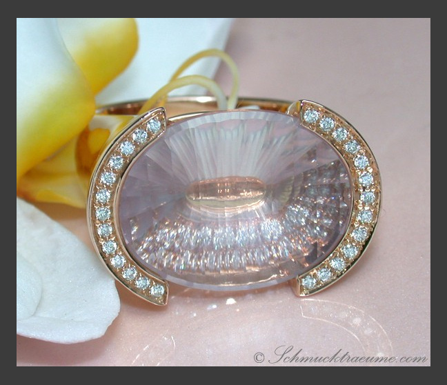Rosenquarz Ring mit Diamanten