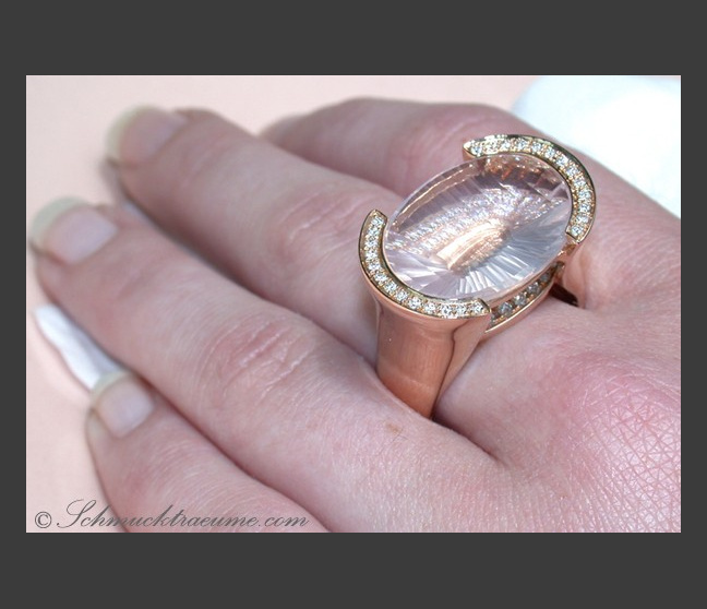 Rosenquarz Ring mit Diamanten