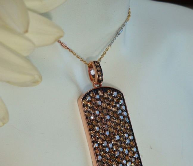 Braune Brillanten Dog Tag Anhänger