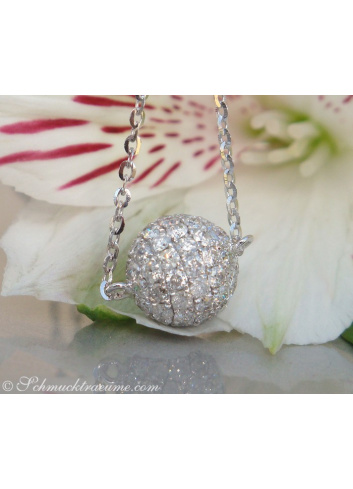 Precious Diamond Pavé Ball incl. Chain