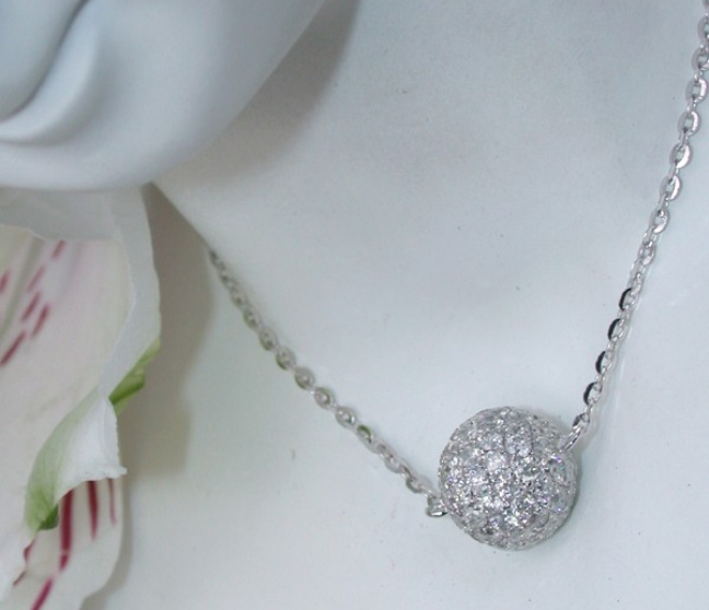Brillanten Pavé Kugel an Kette