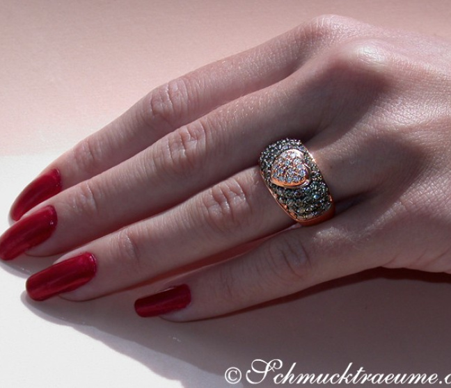 Herz Ring mit naturbraunen und weißen Brillanten
