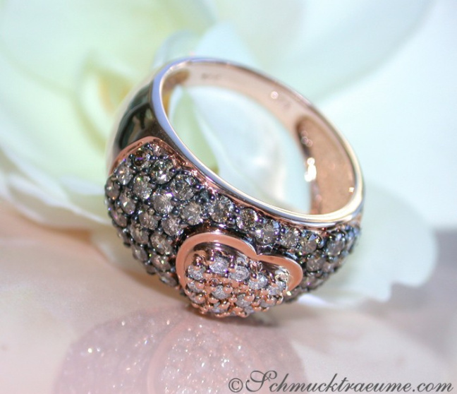 Herz Ring mit naturbraunen und weißen Brillanten