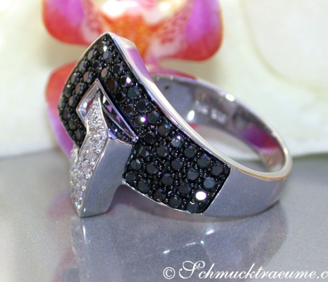 Gürtel Ring mit schwarzen Diamanten