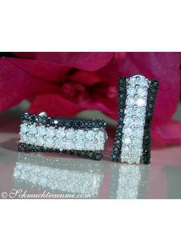 Unusual Black & White Diamond Earrings in White gold 14k