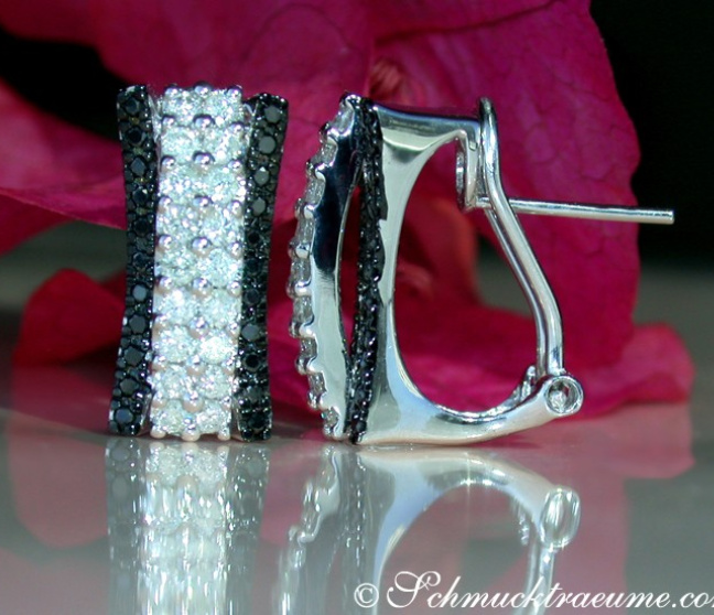 Ohrstecker mit schwarzen Diamanten