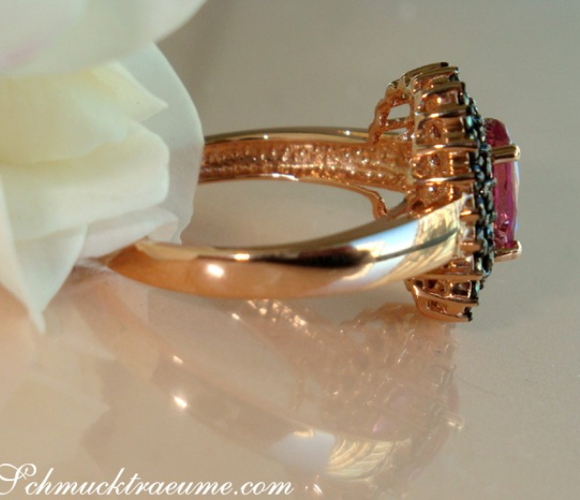 Pink Turmalin Ring mit schwarzen Diamanten