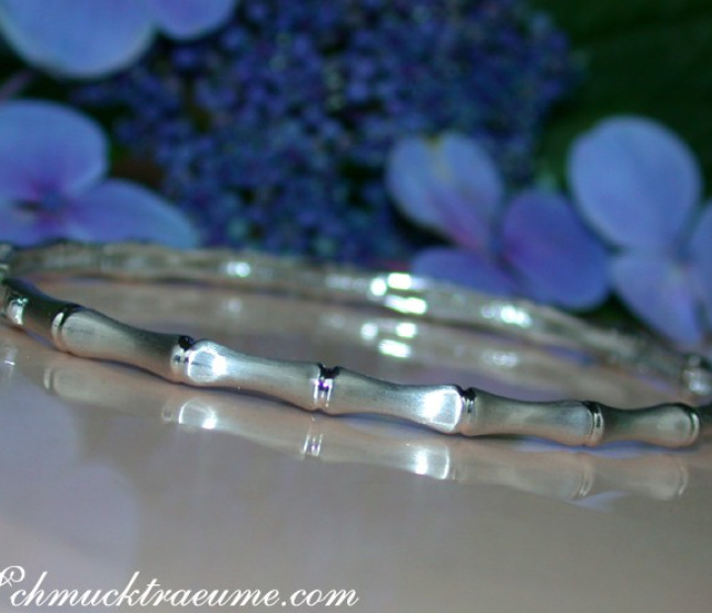 Diamanten Armreif im Bambus Design