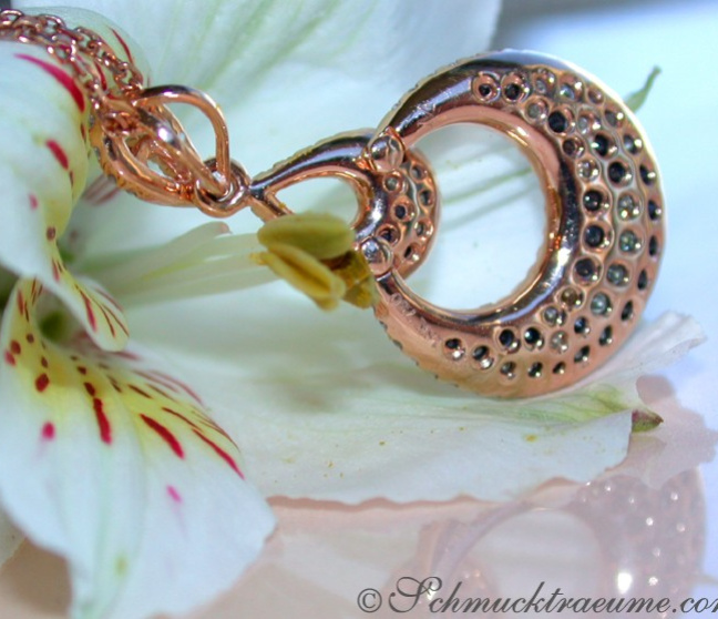 Anhänger mit schwarzen Diamanten