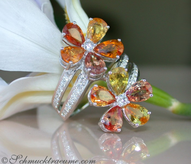 Doppel Blumen Ring mit Saphiren und Brillanten