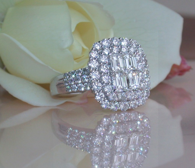 Brillanten Ring mit lupenreinen Diamanten