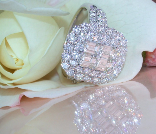 Brillanten Ring mit lupenreinen Diamanten