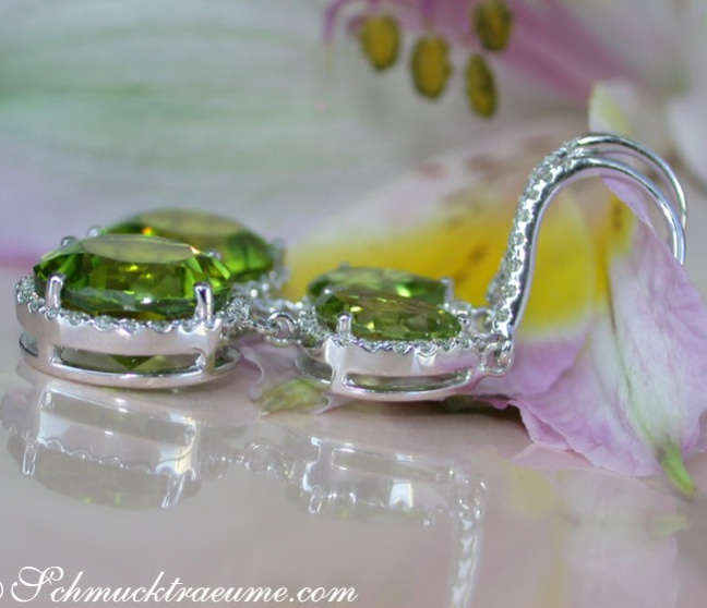 Peridot Ohrstecker mit Brillanten