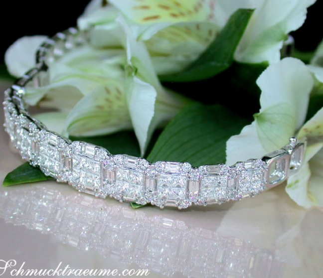 Luxus: Brillanten Armreif mit Diamanten