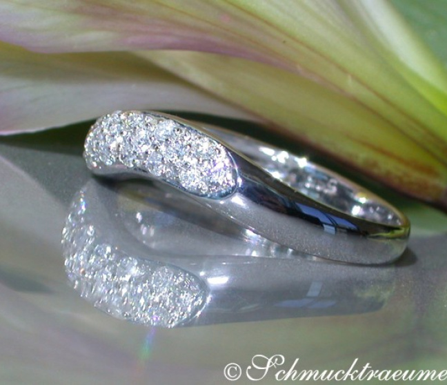 Geschwungener Brillanten Ring in Weißgold