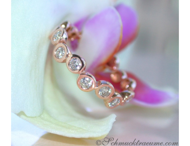 Timeless Diamond Eternity Ring in Rose gold