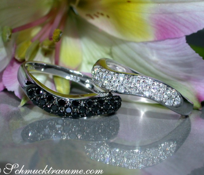Pavé Ringe mit Brillanten und schwarzen Diamanten