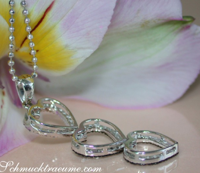 Herz Anhänger mit schwarzen Diamanten