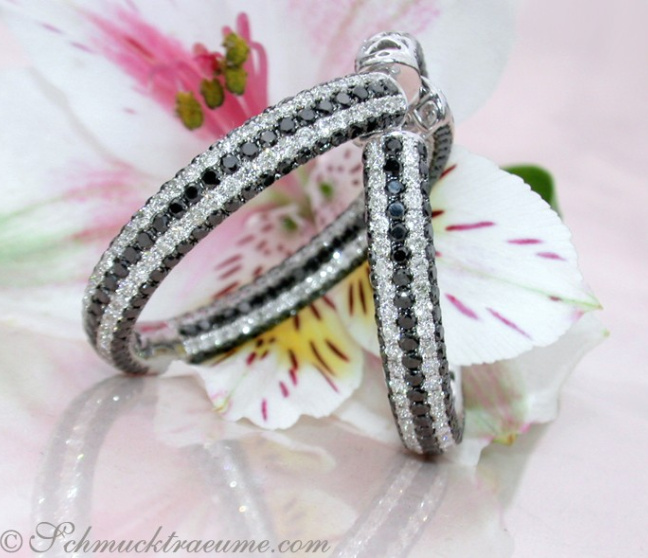 Creolen mit schwarzen Diamanten