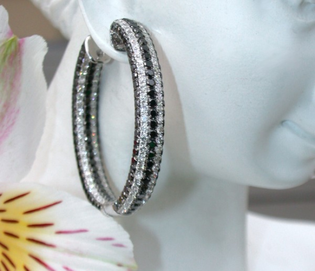Creolen mit schwarzen Diamanten