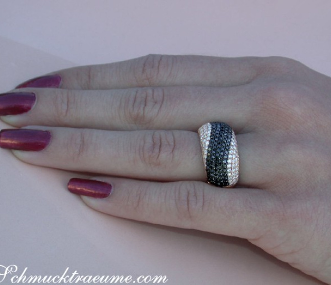 Pavé Ring mit schwarzen Diamanten