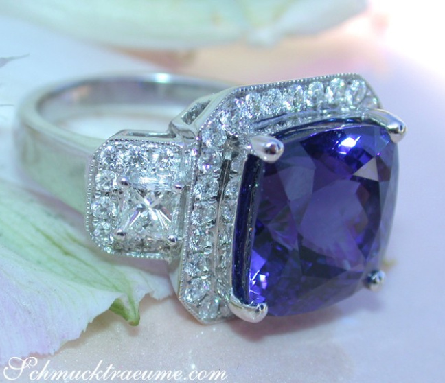AAA Tansanit Ring mit Brillanten