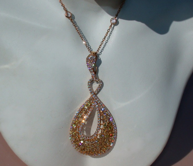 Brillanten Anhänger mit gelben Brillanten