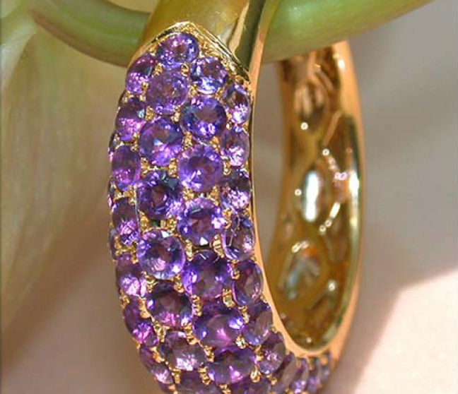 Edler Amethyst Pavé Ring in Gelbgold 585