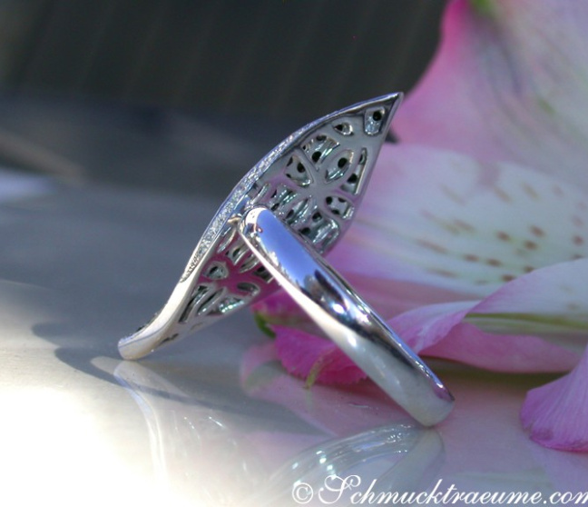 Brillanten Ring mit schwarzen Diamanten im Blatt Design